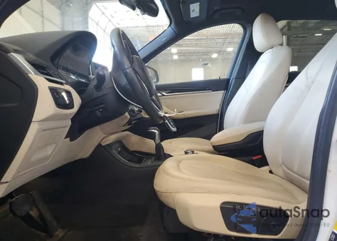 2017 BMW X1 xDrive28I z USA, uszkodzony, nr VIN WBXHT3C36H5F75824